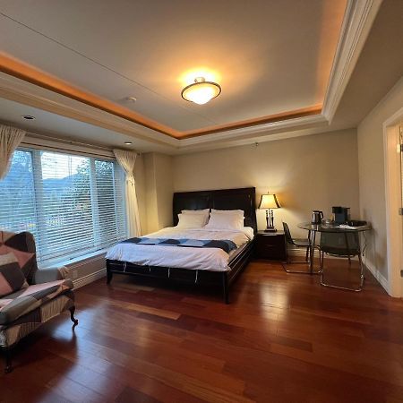 Lucky Suite, Two-Bedroom Suite With Independent Entrance In Richmond Close To Yvr Bagian luar foto