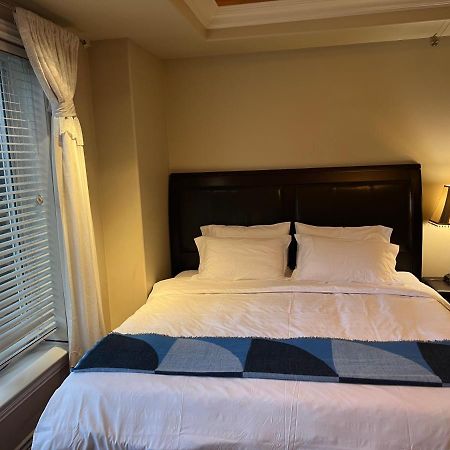 Lucky Suite, Two-Bedroom Suite With Independent Entrance In Richmond Close To Yvr Bagian luar foto