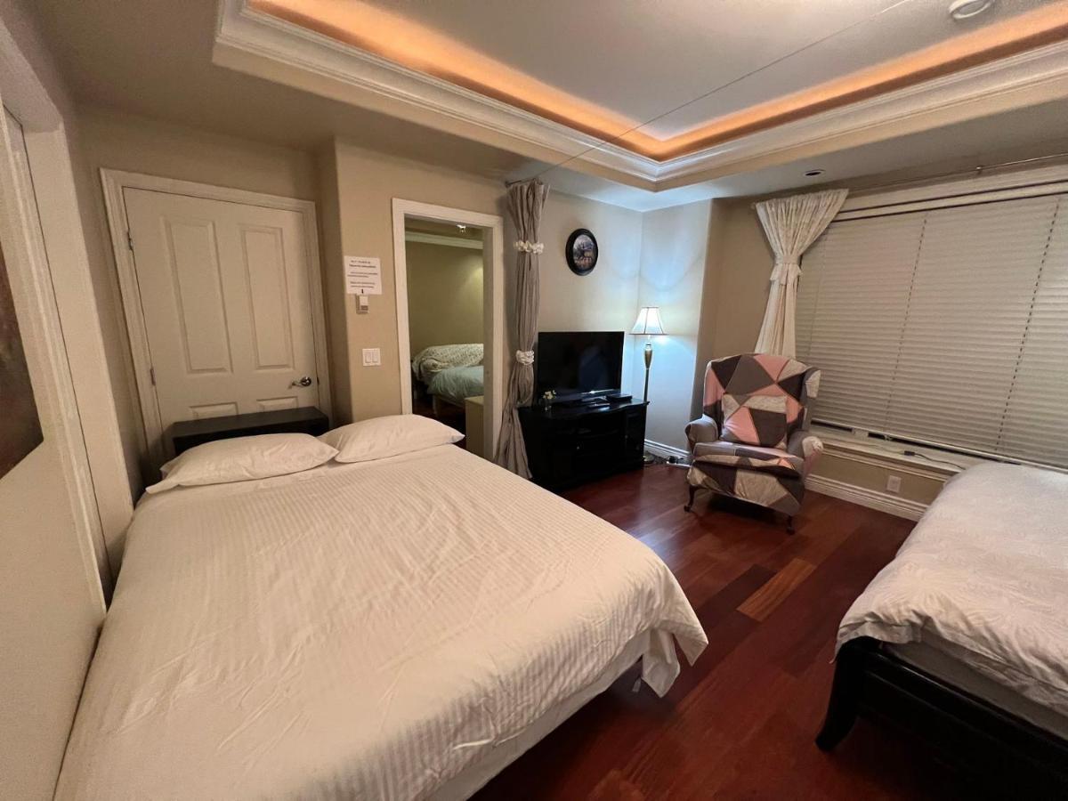 Lucky Suite, Two-Bedroom Suite With Independent Entrance In Richmond Close To Yvr Bagian luar foto